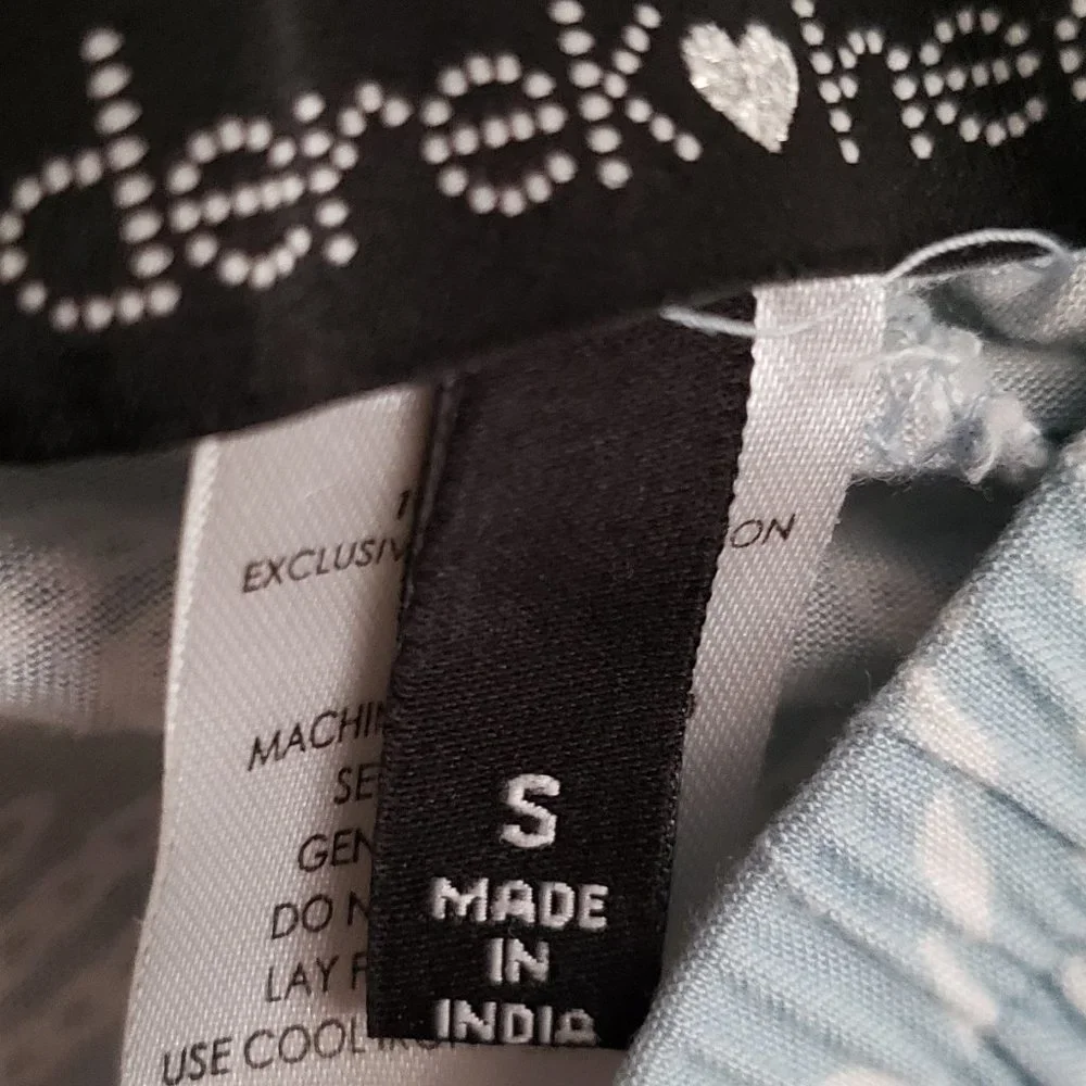 Cute Derek Heart Blue and White shorts - Picture 9 of 10